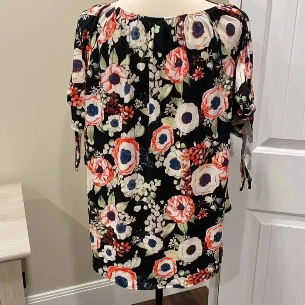 Discreet blouse